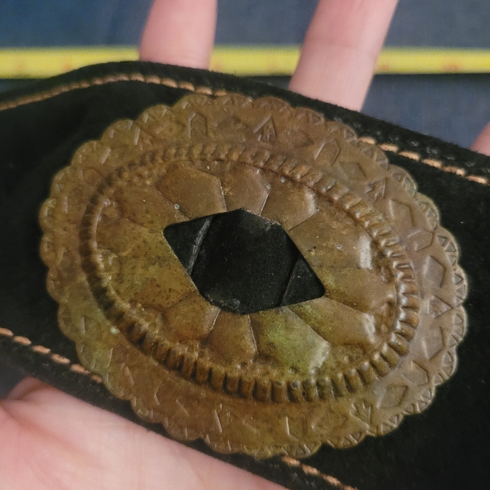SOUTHWESTERN STYLE CONCHO LEATHER BELT  SZ 34" - Picture 13 of 16